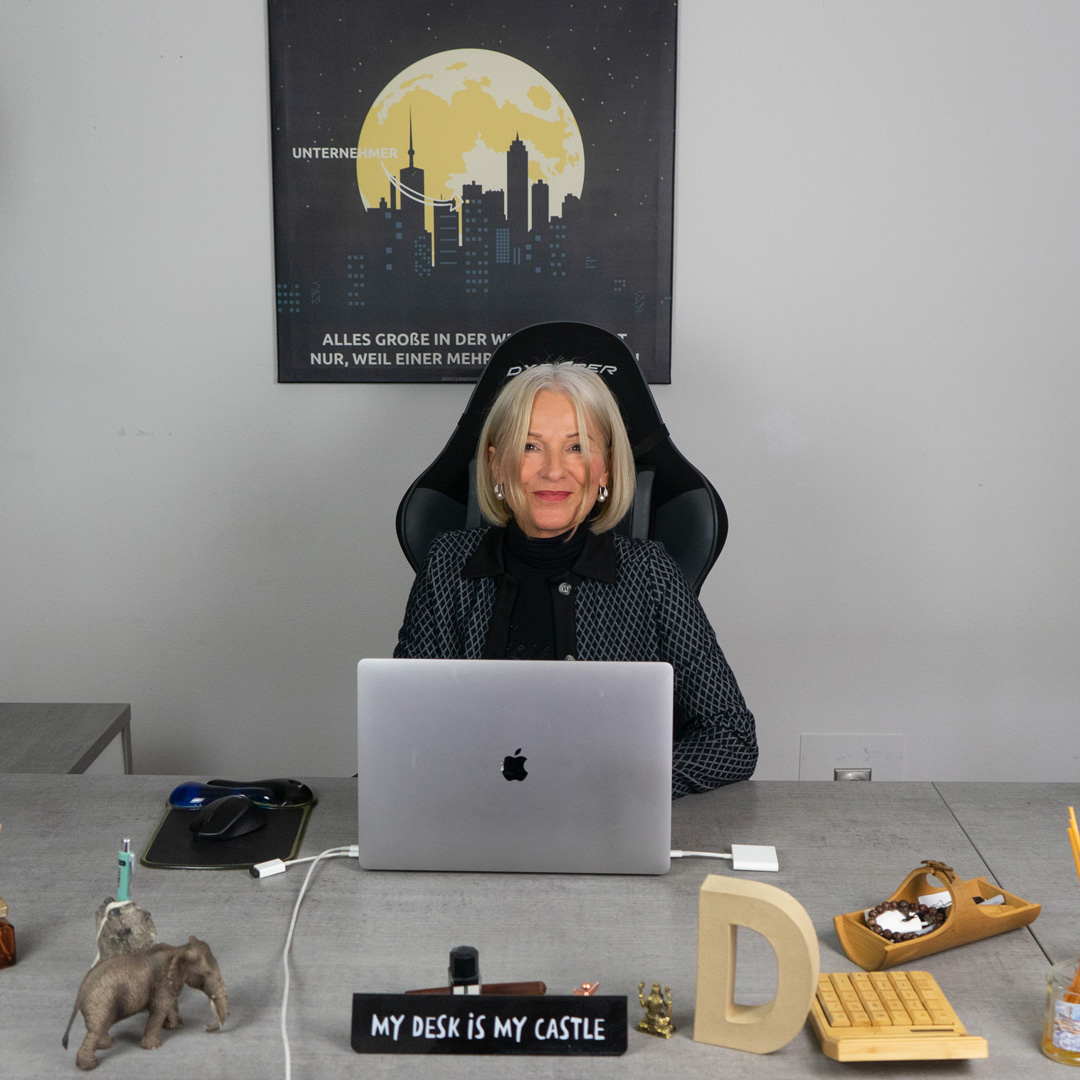 Doreen Ullrich desk